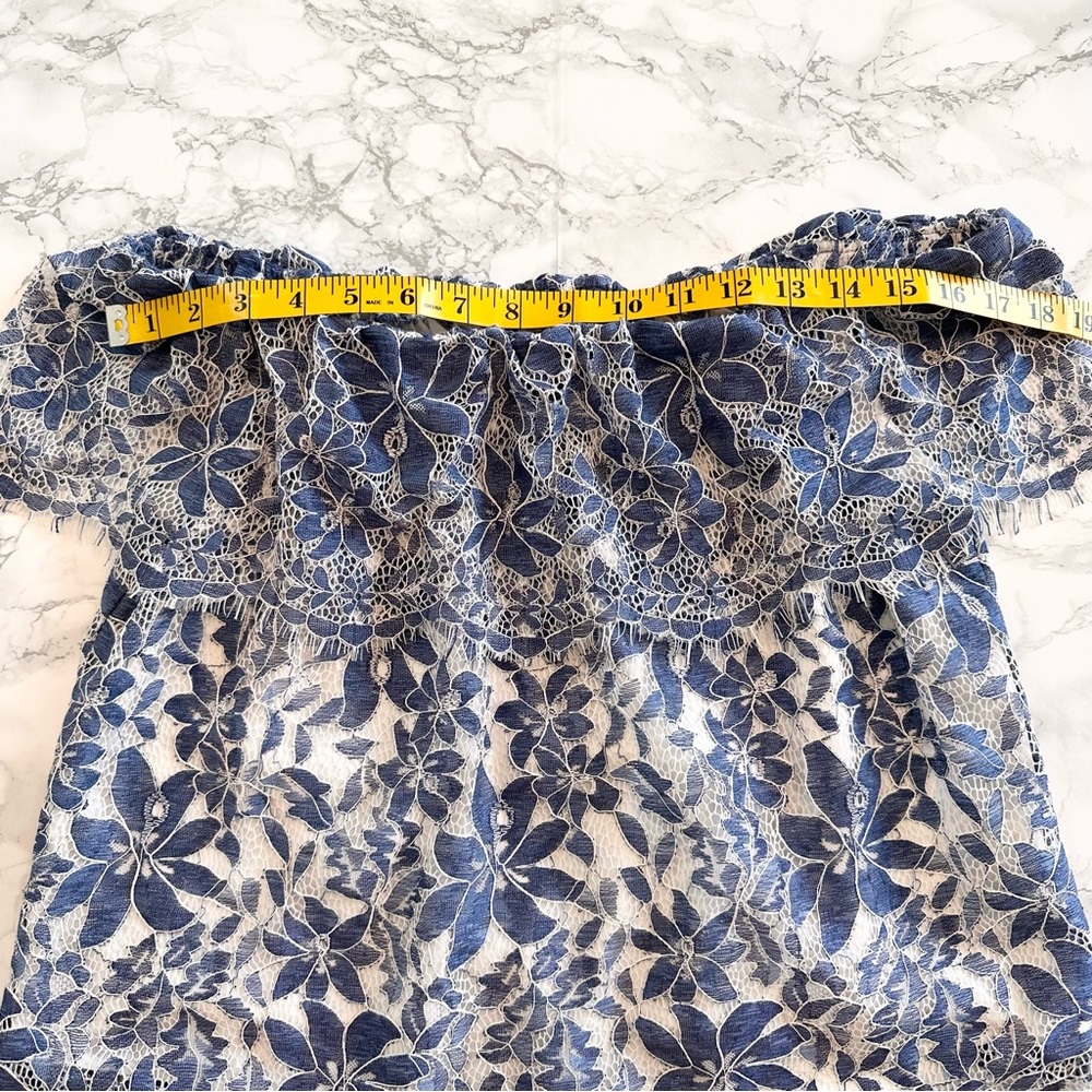 Code Mode | Off-Shoulder Lace Top - Picture 7 of 11